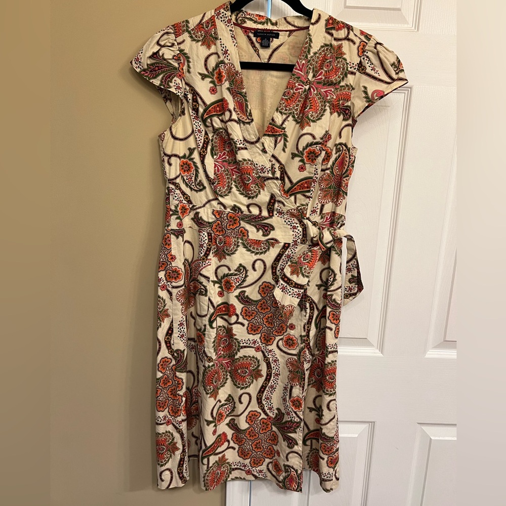 Tommy Hilfiger Paisley and Floral Wrap Dress in very good condition. Size M